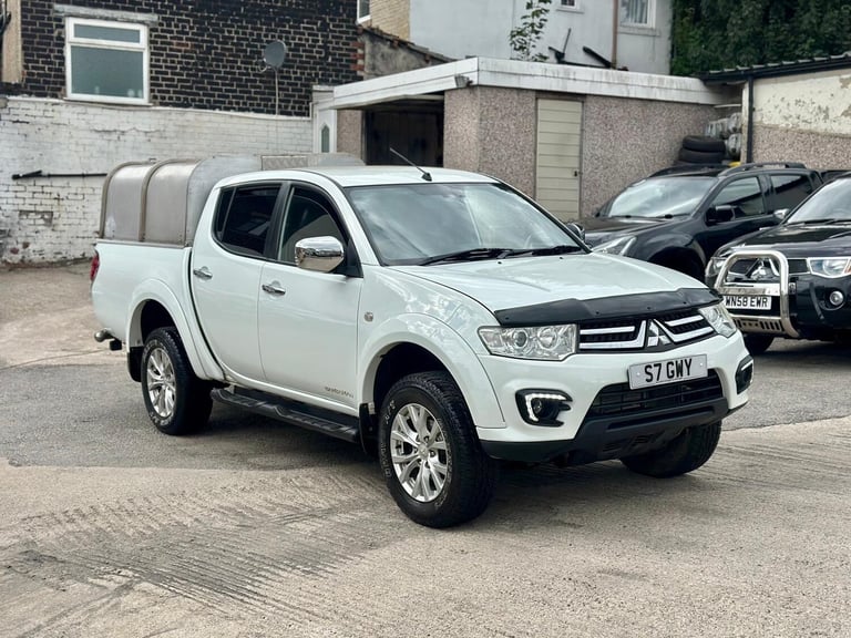 2015 Mitsubishi L200 Double Cab DI-D Barbarian 4WD Auto 176Bhp PICK UP Diesel Automatic