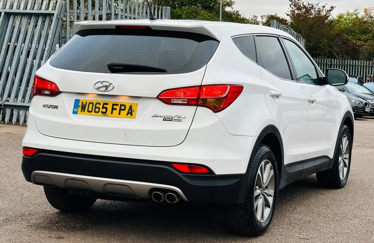 2016 Hyundai Santa Fe 2.2 CRDi SE 4WD Euro 5 5dr (5 seat) ESTATE Diesel Manual