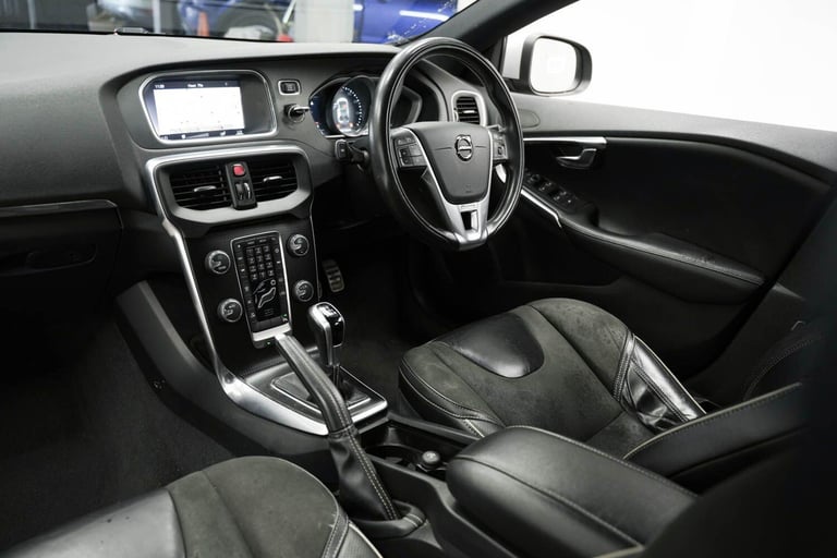  Volvo V40 2.0 D2 R-Design Nav Plus Euro 6 (s/s) 5dr Diesel Manual