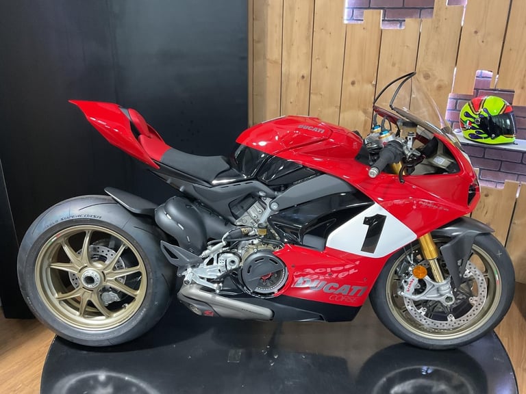 image for Ducati V4 25 Anniversario 916 2020 Brand New & Unregistered! Rare! No. 329/500