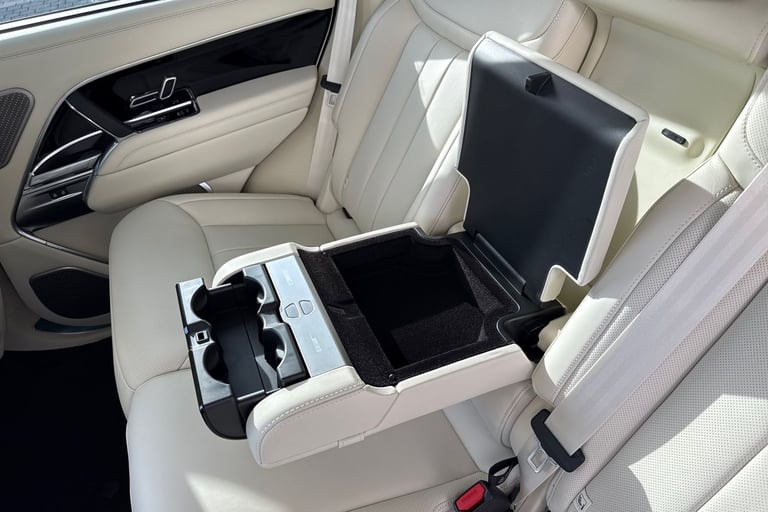 2025 Land Rover Range Rover 3.0 P460e 38.2kWh Autobiography Auto 4WD Euro 6 (s/s) 5dr SUV Automatic