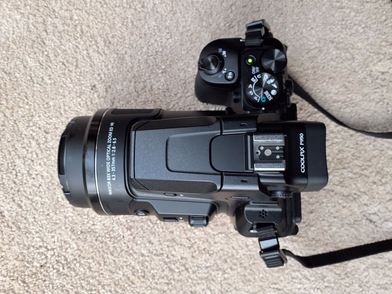 Nikon COOLPIX P950 Camera 16MP Compact Premium, Zoom 83x, nearly new.