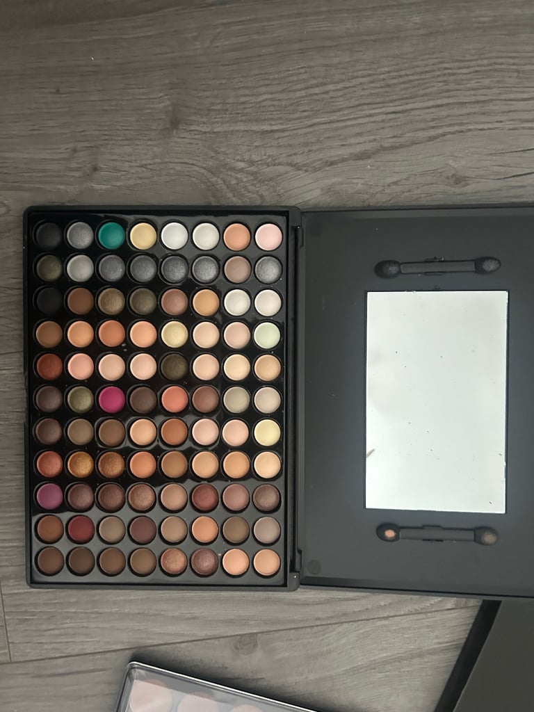 LaRoc Eyeshadow Palettes 
