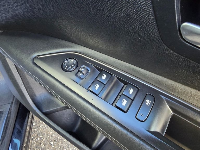 2020 Peugeot 3008 1.2 PureTech Allure SUV 5dr Petrol EAT Euro 6 (s/s) (130 ps) HATCHBACK Petrol A...