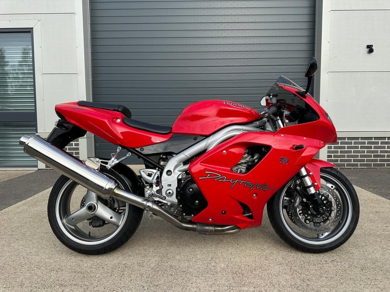 TRIUMPH DAYTONA 955i SS 2005 - 21427 MILES - CLEAN EXAMPLE