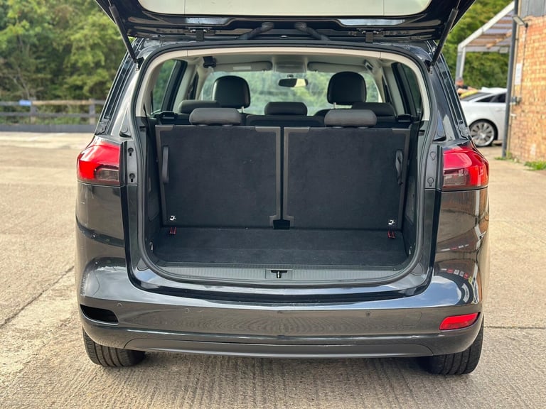 2013 Vauxhall Zafira Tourer 1.8 16V Exclusiv Euro 5 5dr Petrol