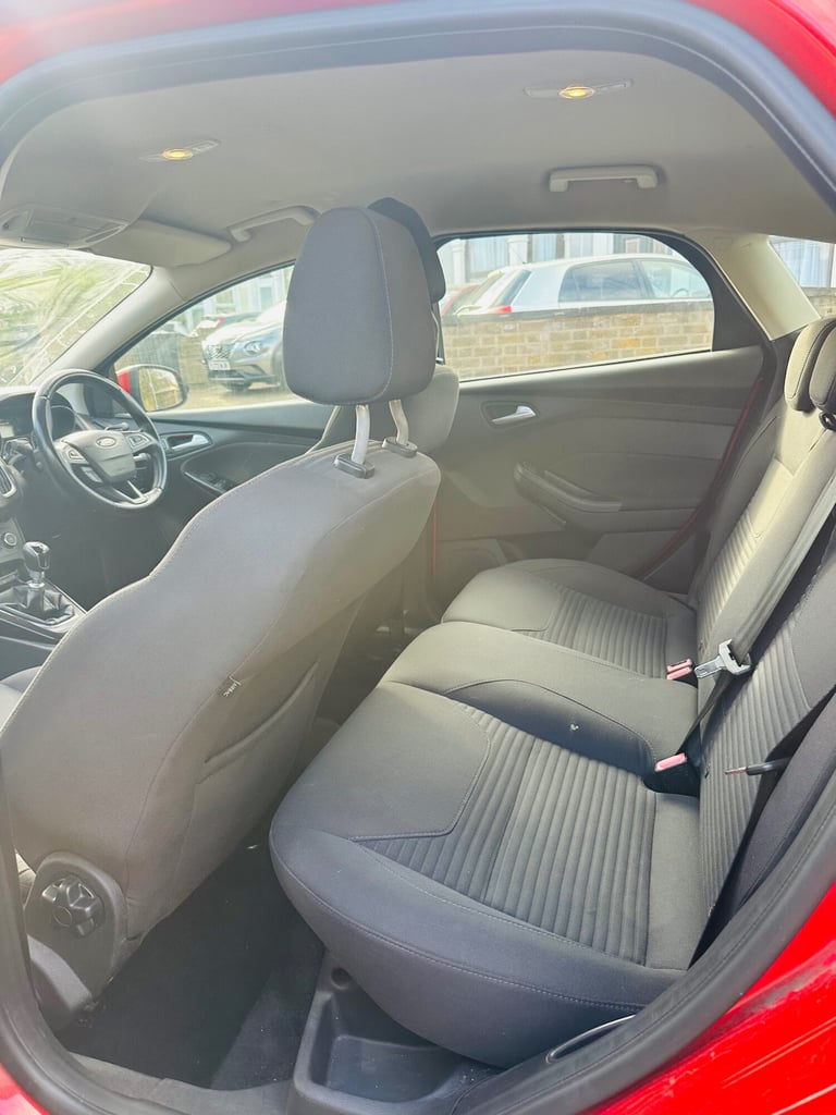 2014 Ford Focus 1.6 TDCi 115 Titanium 5dr HATCHBACK Diesel Manual - Image 9