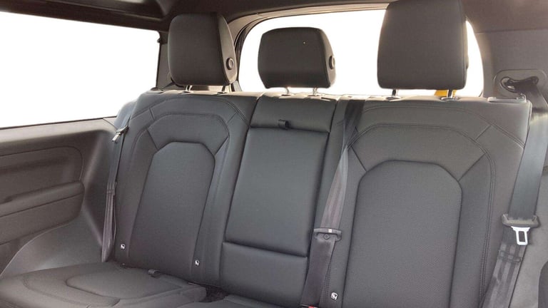 2025 Land Rover Defender 3.0 D250 X-Dynamic SE 90 3dr Auto ESTATE DIESEL Automatic