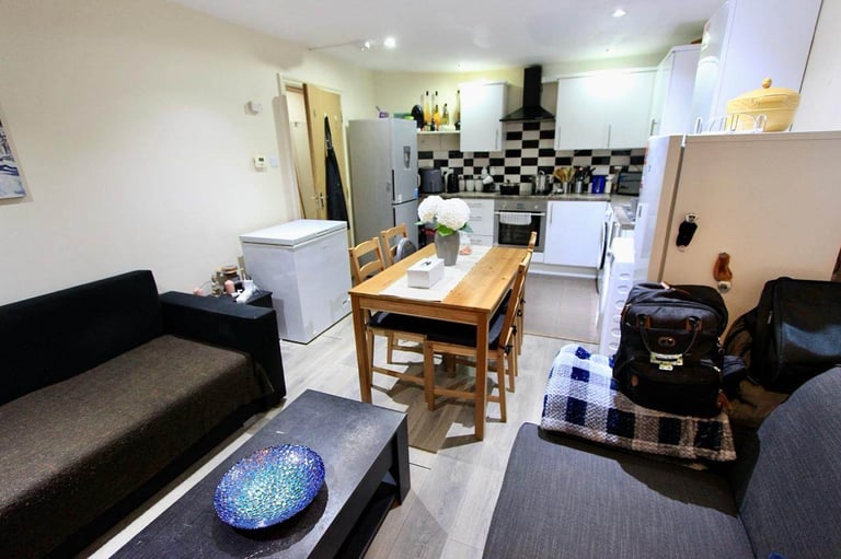 HA0 2 DOUBLE bed & 2 Bath, GRD floor FLAT. AVAILABLE LATE OCTOBER