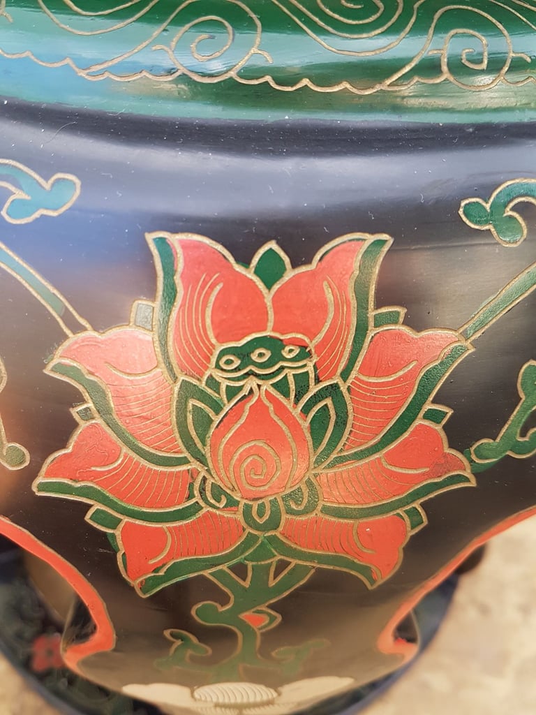 Antique cloisonne garden stall