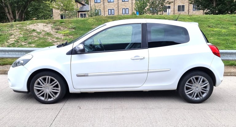 Cheap Renault Clio 1.2 Low Insurance 3Dr Full Service History Low Tax (GOLF A3 POLO FABIA CORSA)