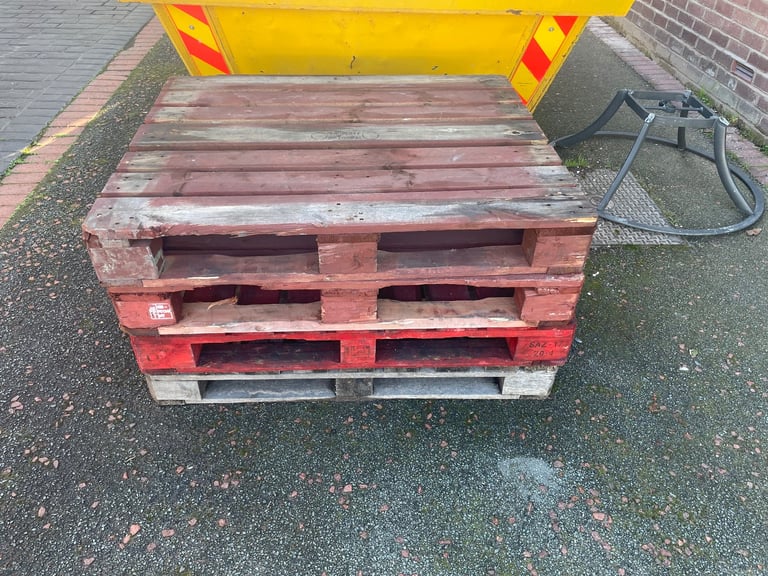 Pallets x4