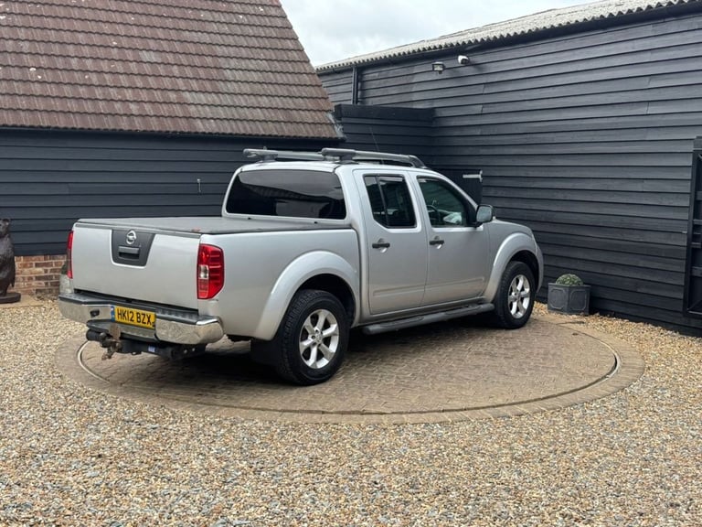 2012 Nissan Navara Double Cab Pick Up Tekna 2.5dCi 190 4WD PICK UP DIESEL Manual