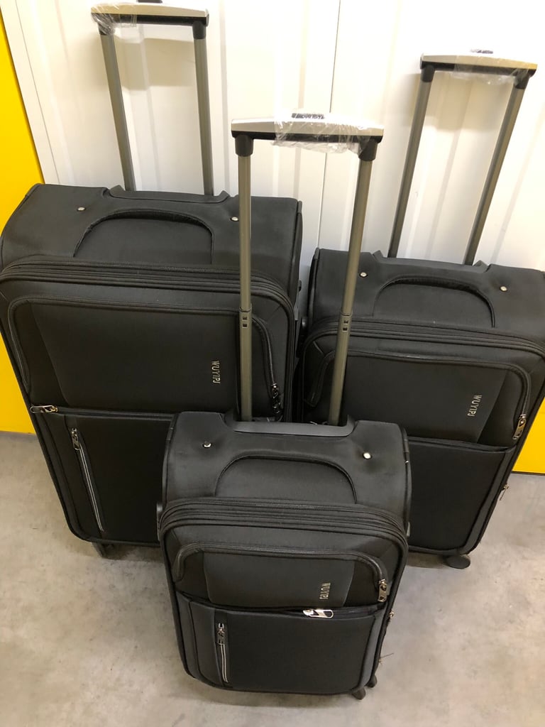 Suitcases choose size 
