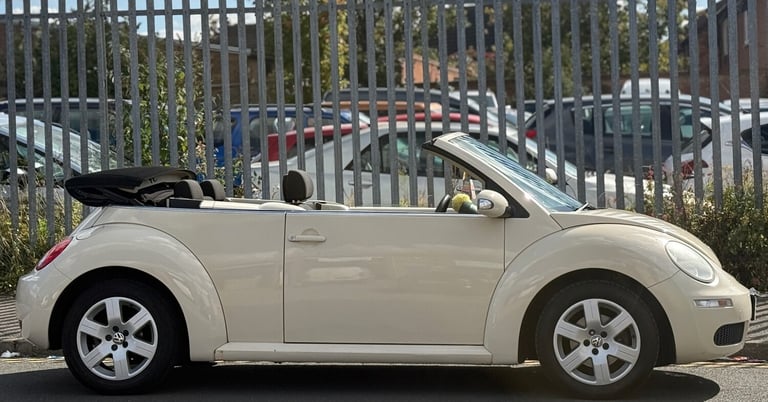 2009 Volkswagen Beetle 1.6 Luna 2dr CONVERTIBLE Petrol Manual