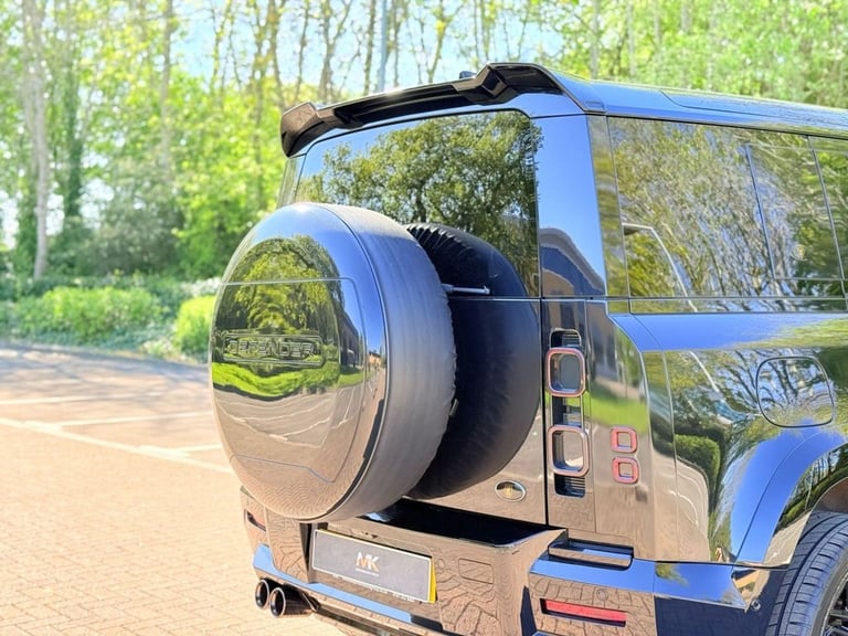 2020 Land Rover Defender 2.0 SD4 SE SUV 5dr Diesel Auto 4WD Euro 6 (s/s) (240 ps) ESTATE Diesel A...