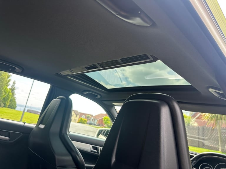 *** 2012 Mercedes-Benz C63 AMG 6.2 V8 460 BHP *** SUN-ROOF 