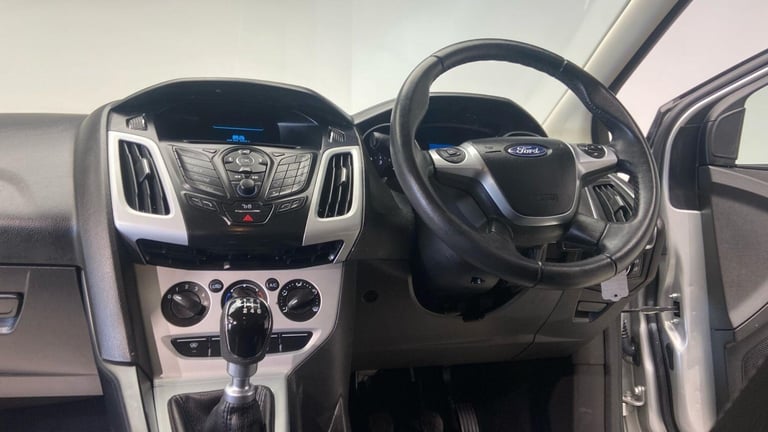2014 Ford Focus 1.6 TDCi Zetec Euro 5 (s/s) 5dr HATCHBACK Diesel Manual
