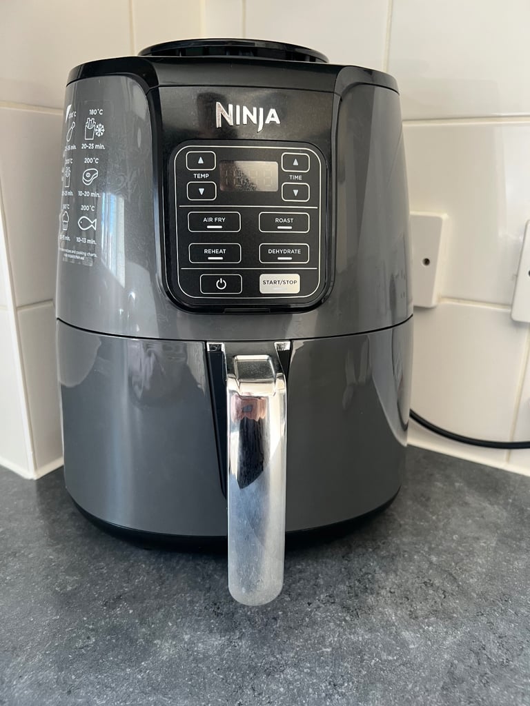 Brand new 3.8l air fryer and dehydrator 