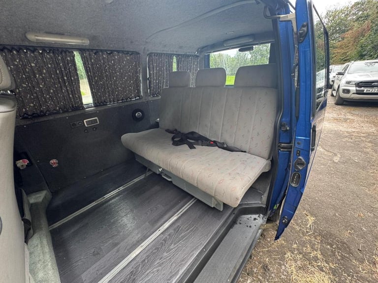 VOLKSWAGEN TRANSPORTER 2.5 2002