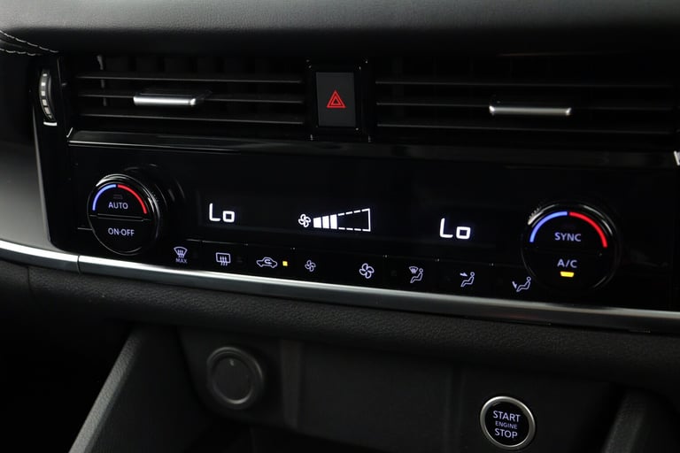 2023 Nissan Qashqai 1.3 DiG-T MH 158 Acenta Premium 5dr Xtronic Hatchback Petrol Automatic