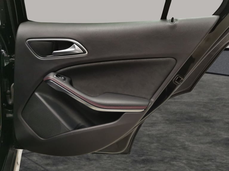 2019 Mercedes-Benz GLA GLA 180 AMG Line Edition 5dr Auto ESTATE PETROL Automatic