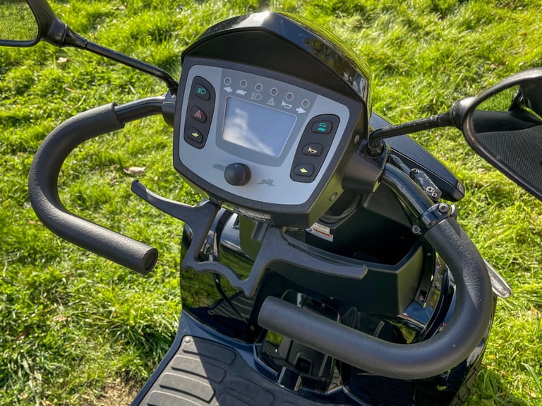 Rascal Vision 8mph Mobility Scooter 100% BATTERIES Only 0.9 Hours Use! Was £3995