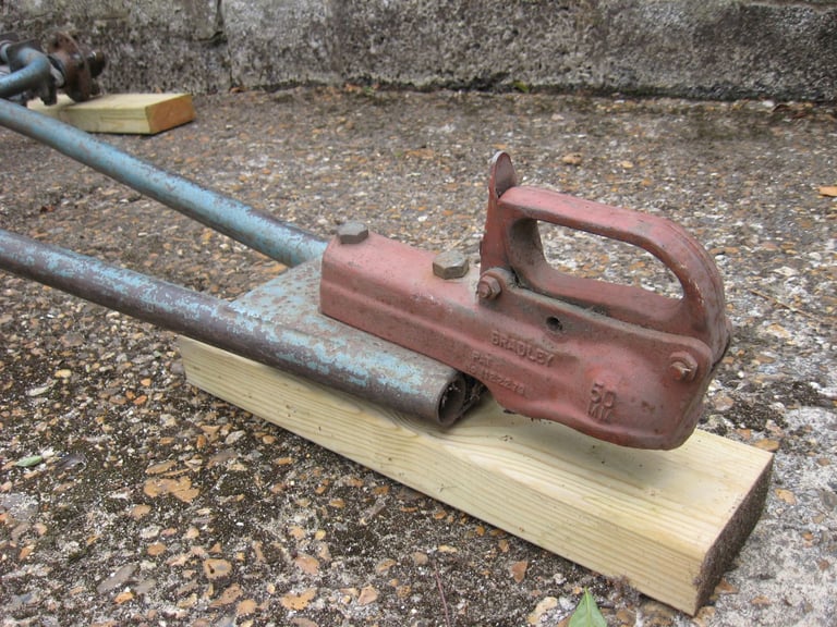 Towing dolly trailer for tricycle motorcycle, Reliant etc.