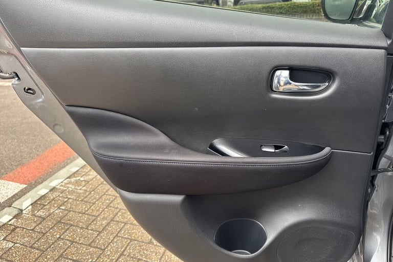 2022 Nissan Leaf 110kW N-Connecta 39kWh 5dr Auto Hatchback Electric Automatic