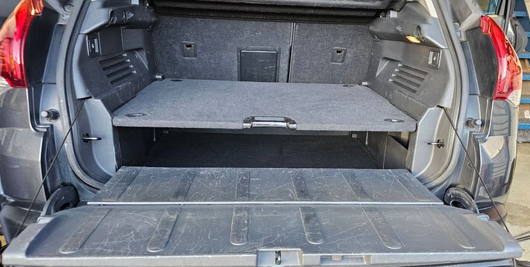 Peugeot, 3008, Hatchback, 2015, Manual, 1199 (cc), 5 doors