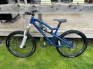 Santa Cruz Nomad V1, Frame Size M. Good condition with new shock and dropper post