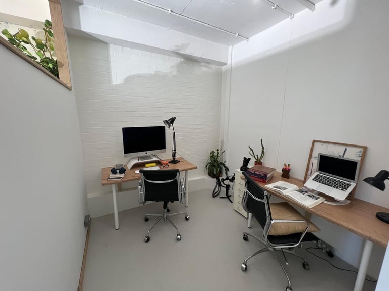 AWESOME EDITING SUITE - CREATIVE PRIVATE SPACE AVAILABLE IN HACKNEY, BROADWAY MARKET