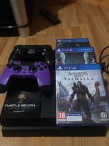 PS4 + 2 controllers + 3 games