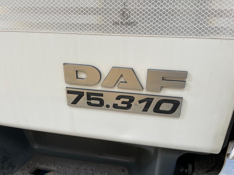 DAF CF75 310 EURO 5, 6X2, 26 TONNE INSULATED BOX 