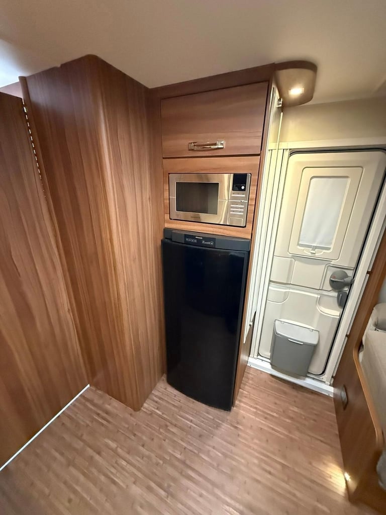 2015 BUCCANEER CARAVEL - 4 BERTH CARAVAN 