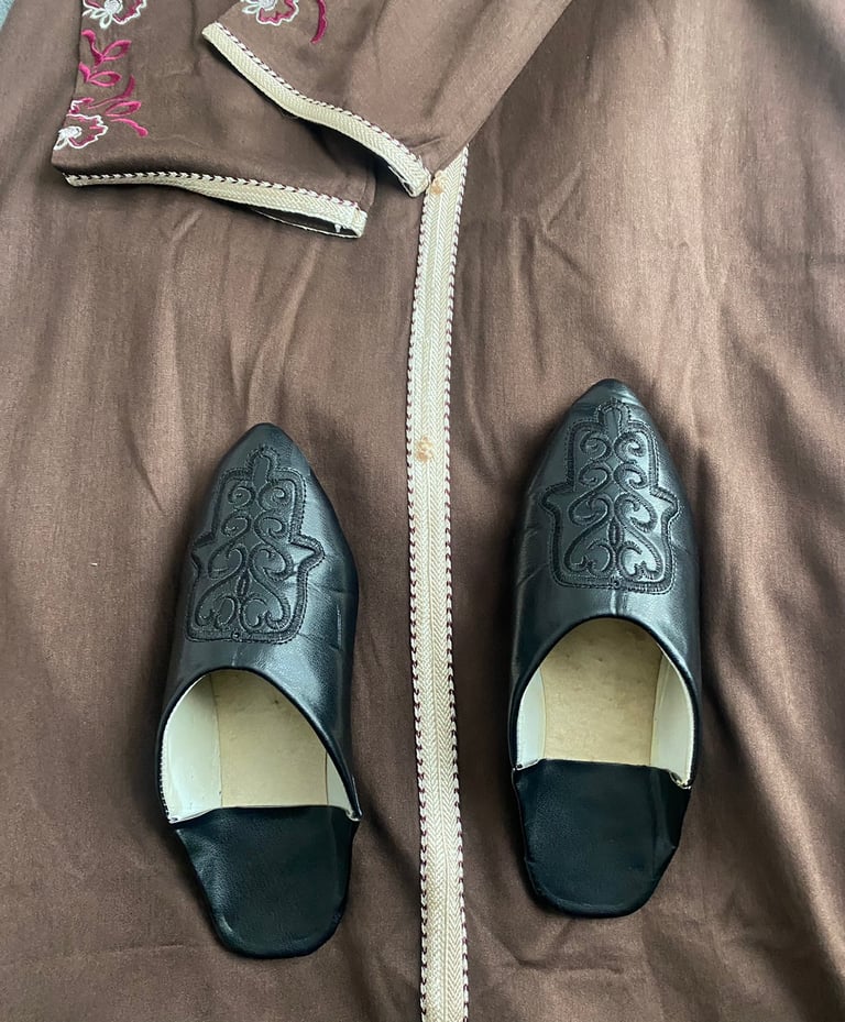 Moroccan Djellaba and  black Babouche/ slippers 