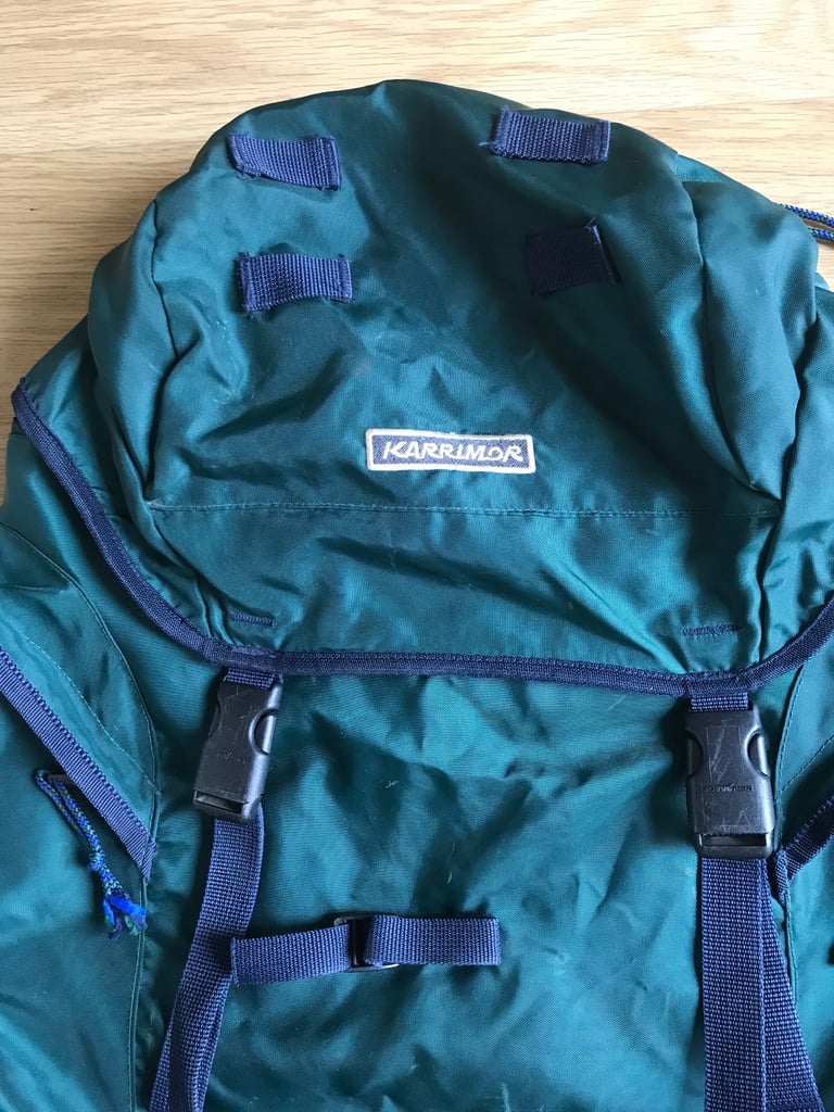 KARRIMOR  LYNX 65 LIGHTWEIGHT LARGE  HIKING RUCKSACK IN  BLUE GREEN EXCELLENT CONDITION .