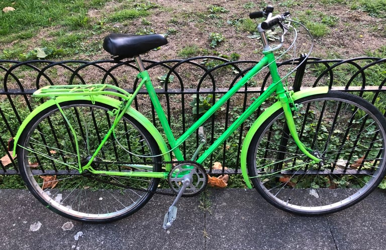 Adult Triumph vintage Dutch style bike 700c 3 speed in good condition 