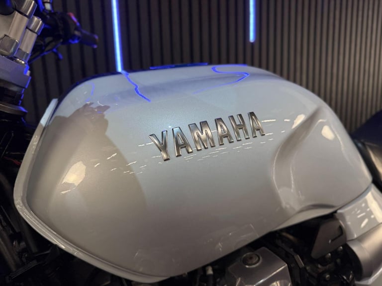 2009 Yamaha XJR1300 09