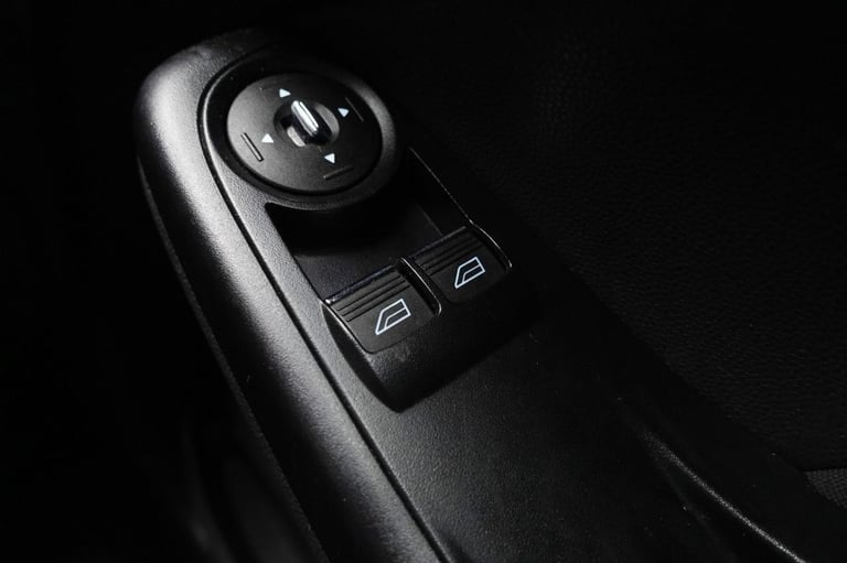 2013 Ford Fiesta 1.6 TDCi Zetec S Hatchback 3dr Diesel Manual Euro 5 (95 ps) Hatchback Diesel Manual