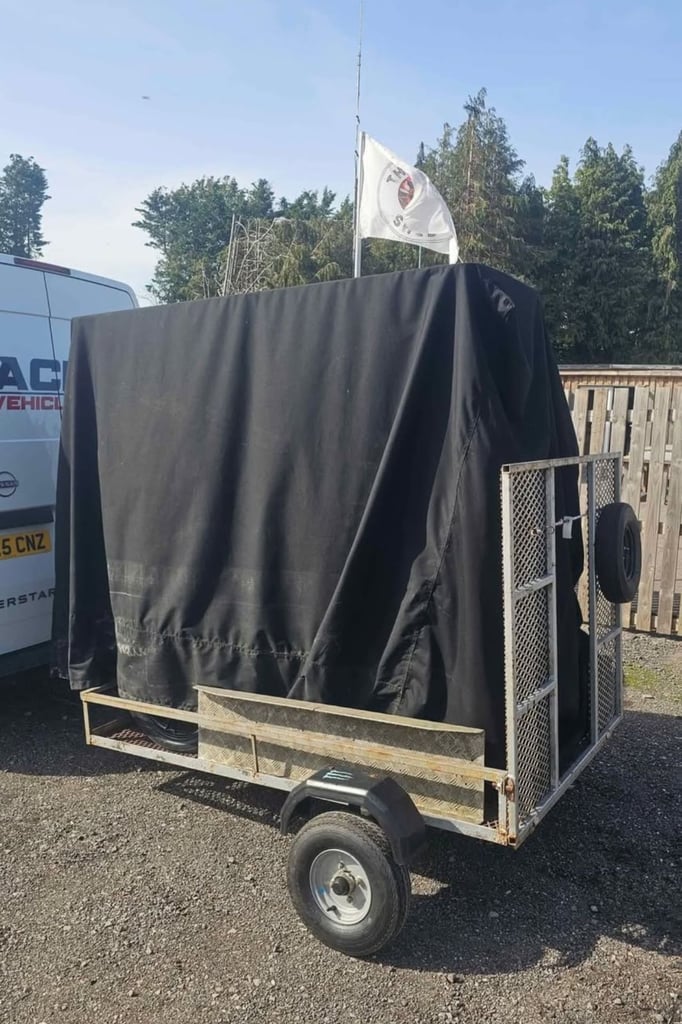 BizzOnWheels Hot Dog Cart & Trailer – Fully Equipped Mobile Catering Setup (£3,000)
