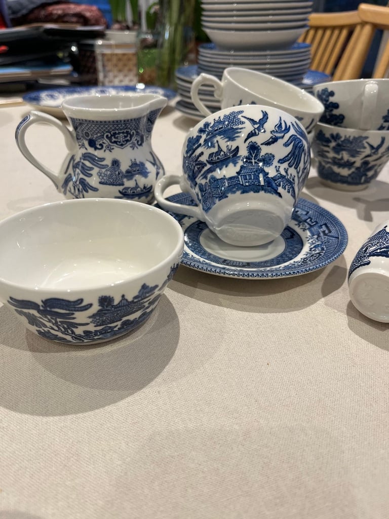 image for Churchill Willow Pattern Breakfast/Tea set - 8 cups, saucers, jug, sugar bowl, 4 x egg cups