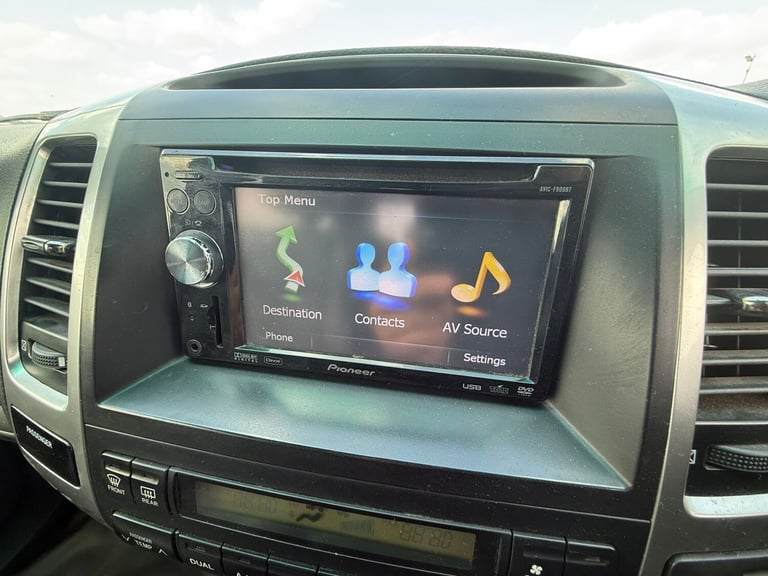 2010 59 TOYOTA LAND CRUISER LIMITED EDITION 3.0 D-4D AUTOMATIC 8 SEATER SILVER