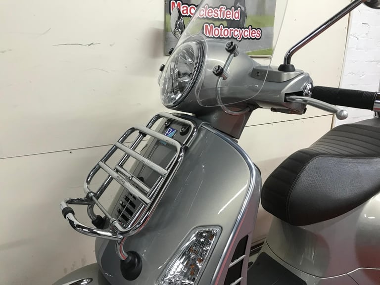 Piaggio Vespa GTS 300i