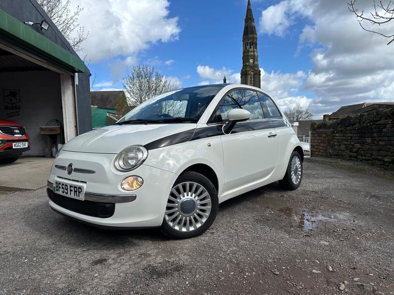 Fiat 500 low miles! Cheap tax! Glass roof! White!