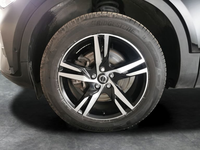 2022 Volvo XC40 2.0 B3P Plus Dark 5dr Auto ESTATE PETROL Automatic