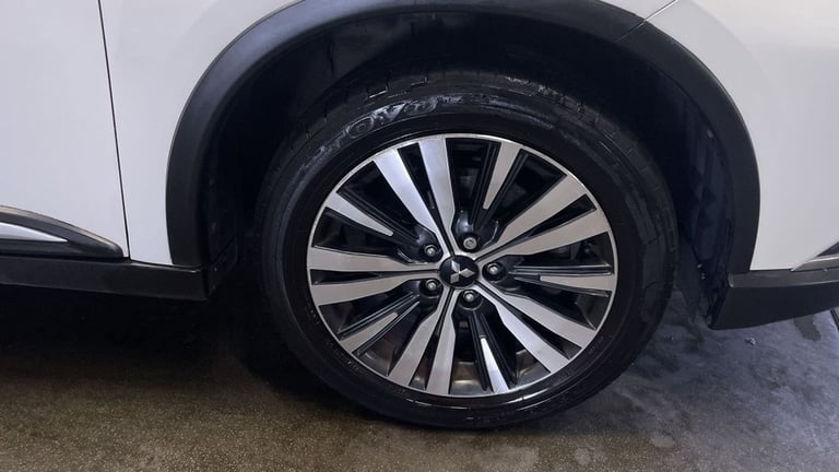 2019 69 MITSUBISHI OUTLANDER 2.0 MIVEC EXCEED SUV 5DR PETROL CVT 4WD EURO 6 (S/S