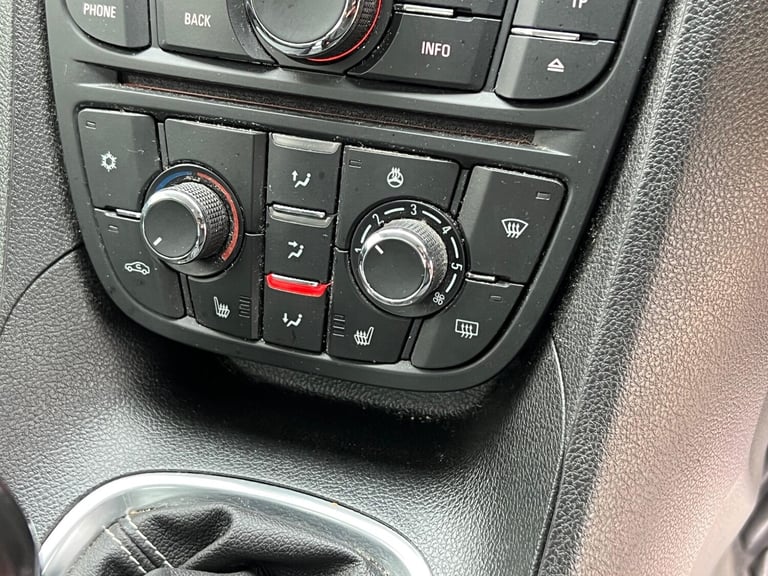 2013 Vauxhall Meriva 1.4 16V Tech Line Euro 5 5dr MPV Petrol Manual