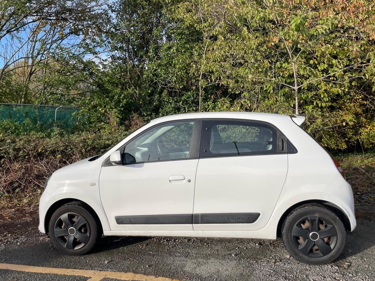 RENAULT TWINGO 1.0 SCE 15 REG 5 DOOR 12 MONTHS MOT ROAD TAX £20 LOW INSURANCE 50+MPG