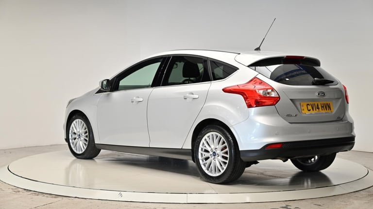 2014 Ford Focus 1.6 TDCi Zetec Euro 5 (s/s) 5dr HATCHBACK Diesel Manual